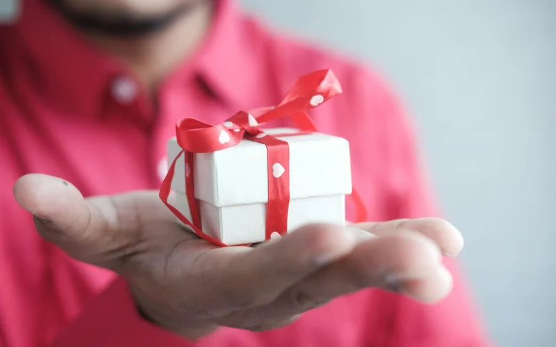 Luxury Gifts for Men Under a Budget: Smart Picks in PKR