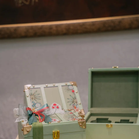exquisite keepsake