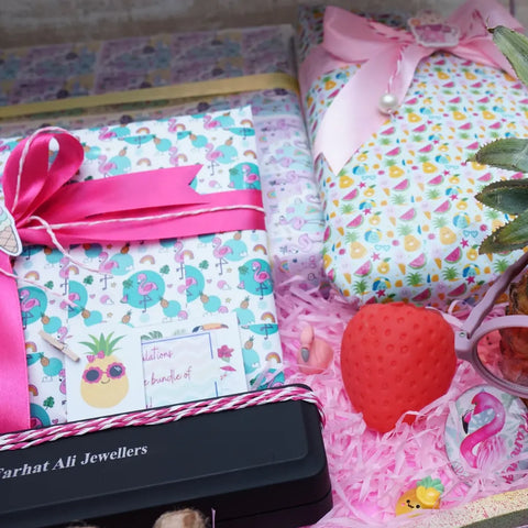 Sunny Tropics Tidbits Gift Tray
